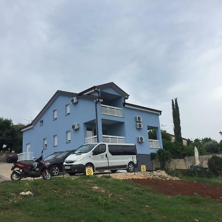 Apartmani Ivkovic Funtana Bagian luar foto