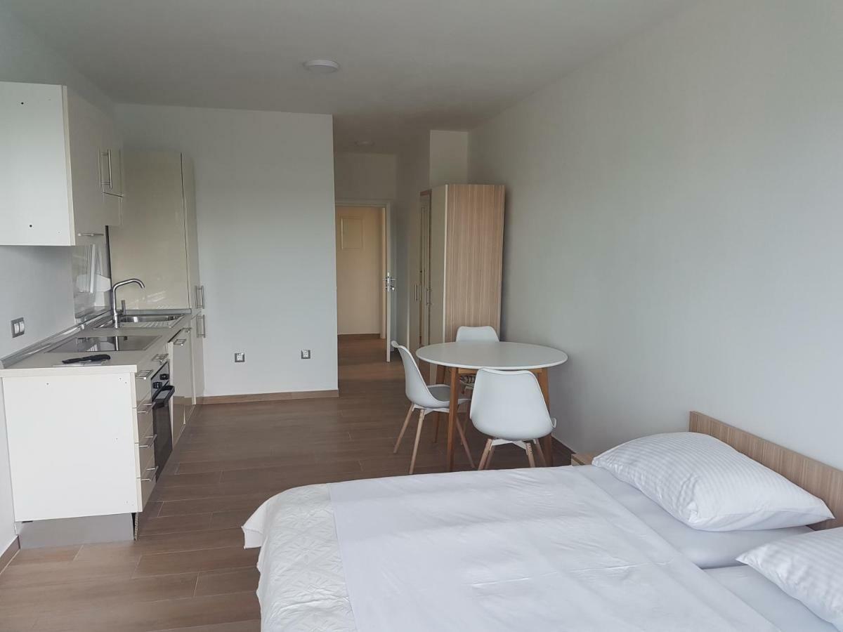 Apartmani Ivkovic Funtana Bagian luar foto